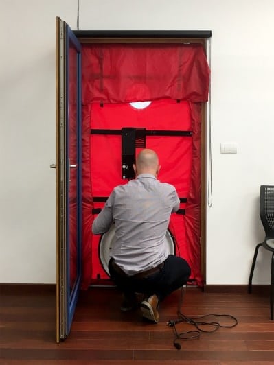 A Blower Door Test Demonstration