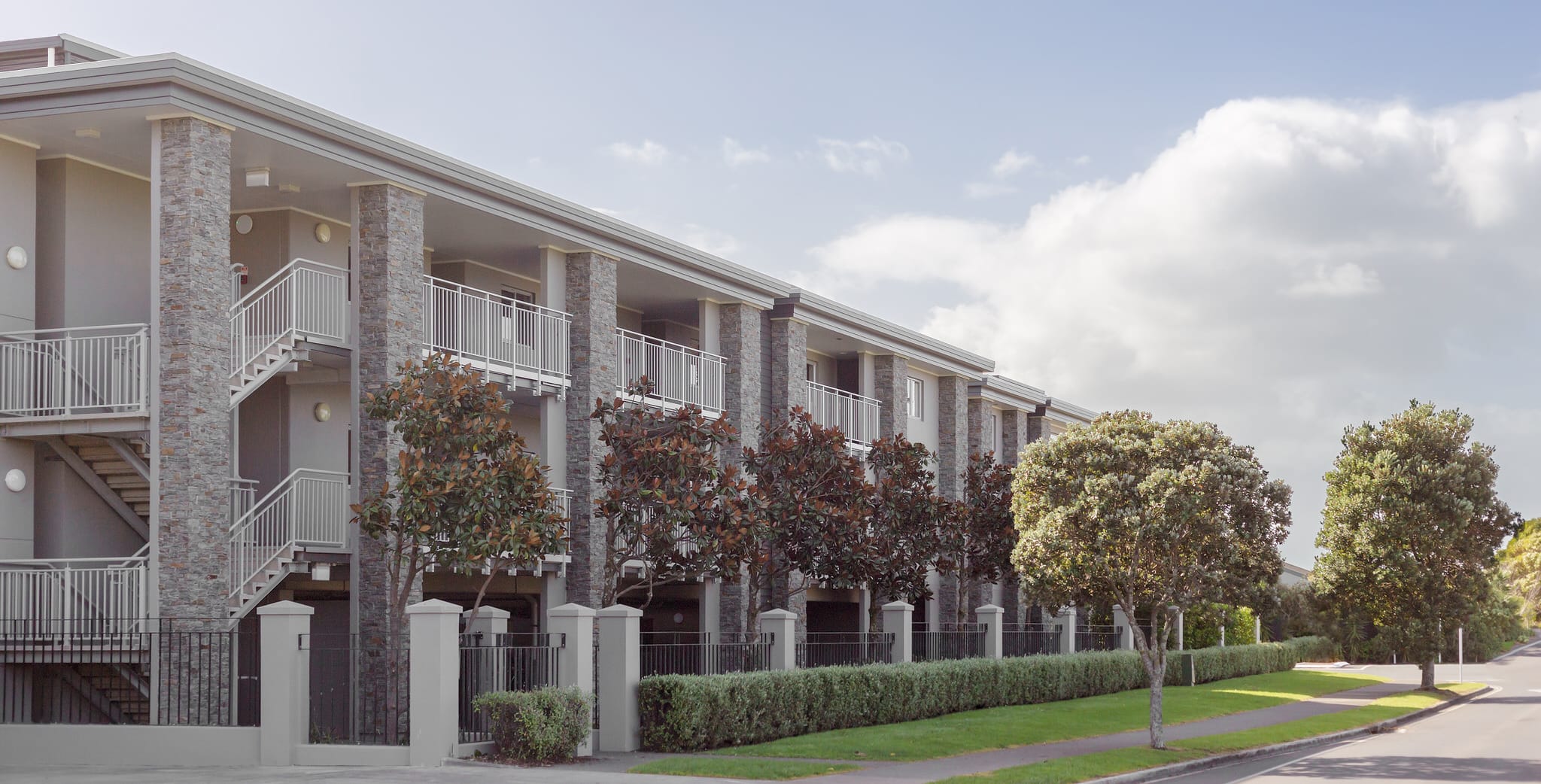 Orewa Grand Apartments - External 3